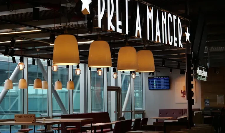  Boutiques et restaurants zone d'embarquement - Prêt A Manger