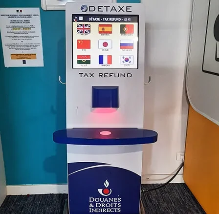 Borne Libre Service Détaxe à votre disposition dans la salle d’embarquement dédiée aux voyages internationaux