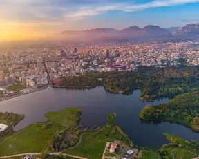 Tirana au départ de l'aéroport Nantes Atlantique