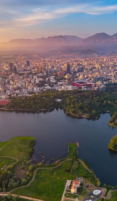 Tirana au départ de l'aéroport Nantes Atlantique